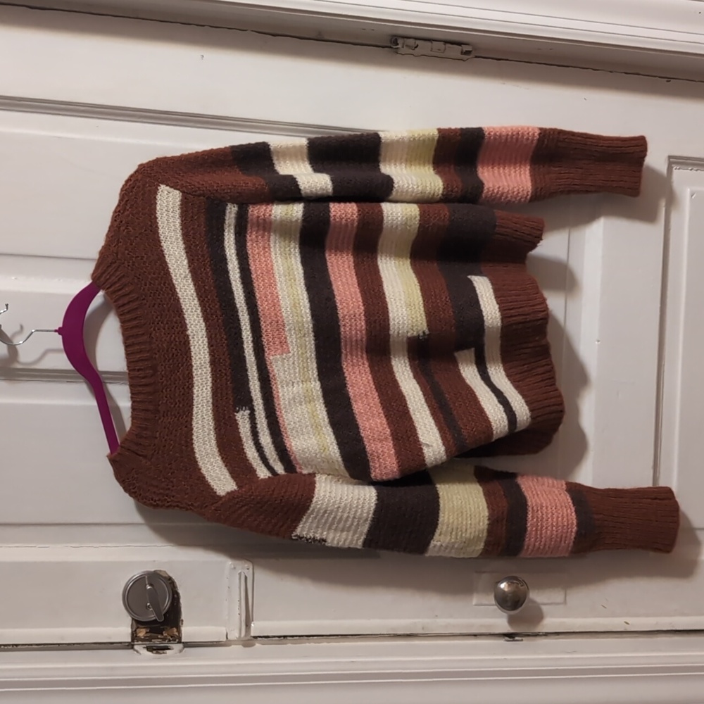 Cozy Patterned Women's Sweater in Brown, Pink, and Cream - Picture 4 of 8